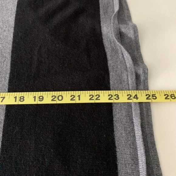 Ann Taylor Black & Gray Poncho, Size XS/S. Soft and stylish! - Picture 11 of 11